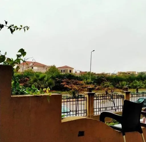 Apartment With Garden And Parking